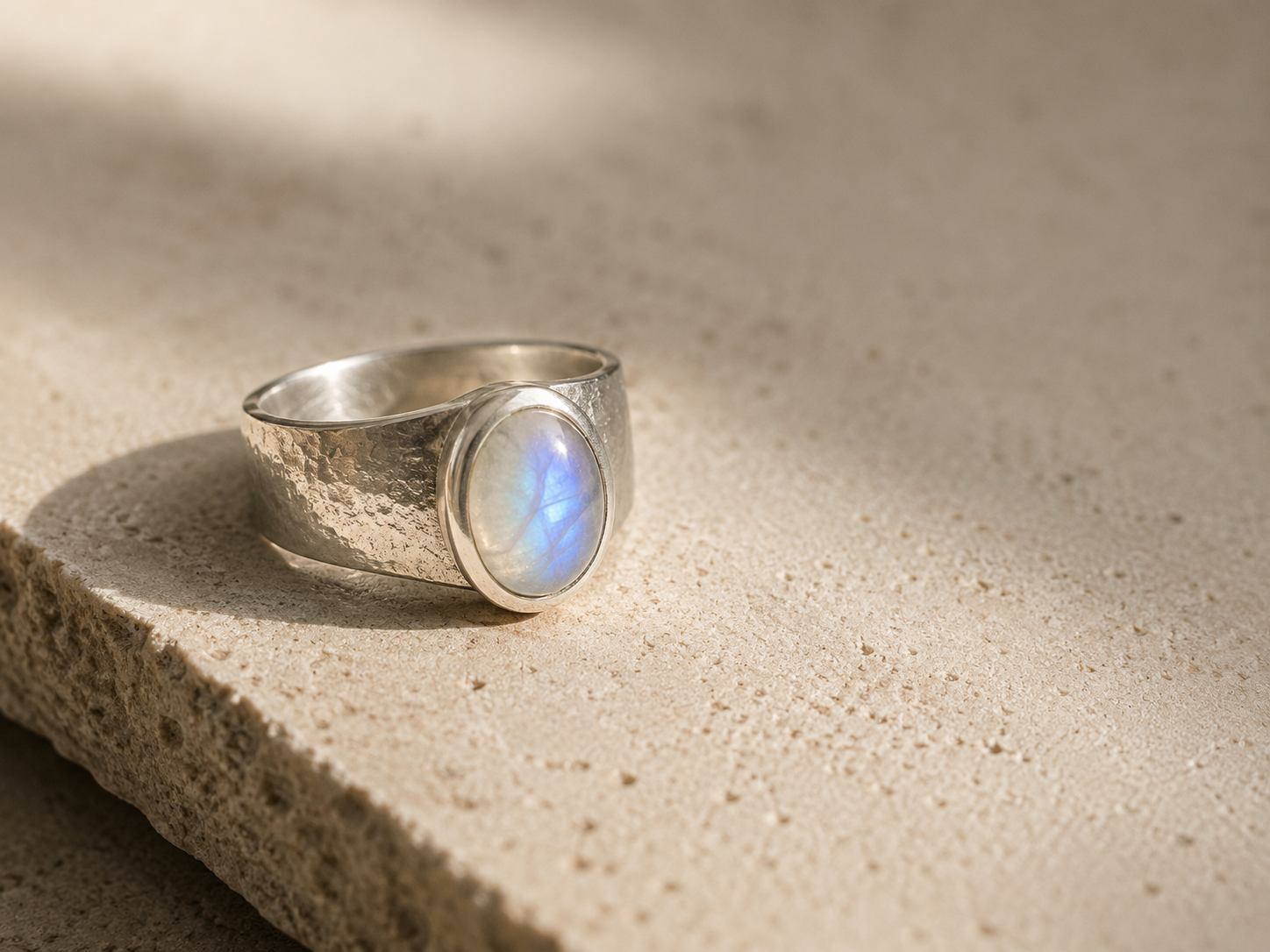 Bague artisanale en argent sterling avec pierre de lune